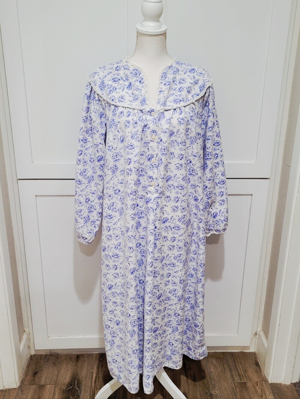 Lanz of Salzburg Blue White Rose Floral Cotton Nightgown Women’s Large
